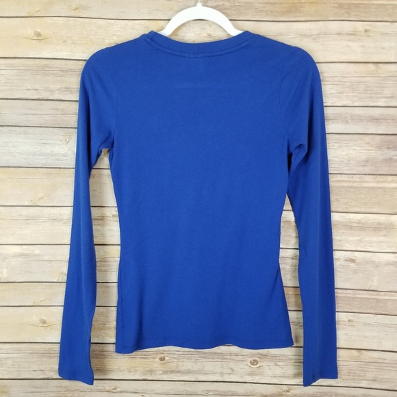 Hollister Soft Blue Long Sleeve Top Size Small - Picture 4 of 4
